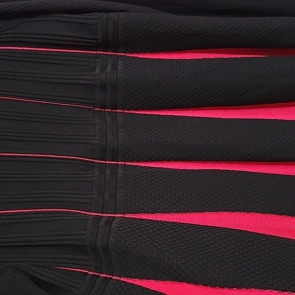 Evidence Black And Red Open Style Cardigan One Size - Picture 5 of 15